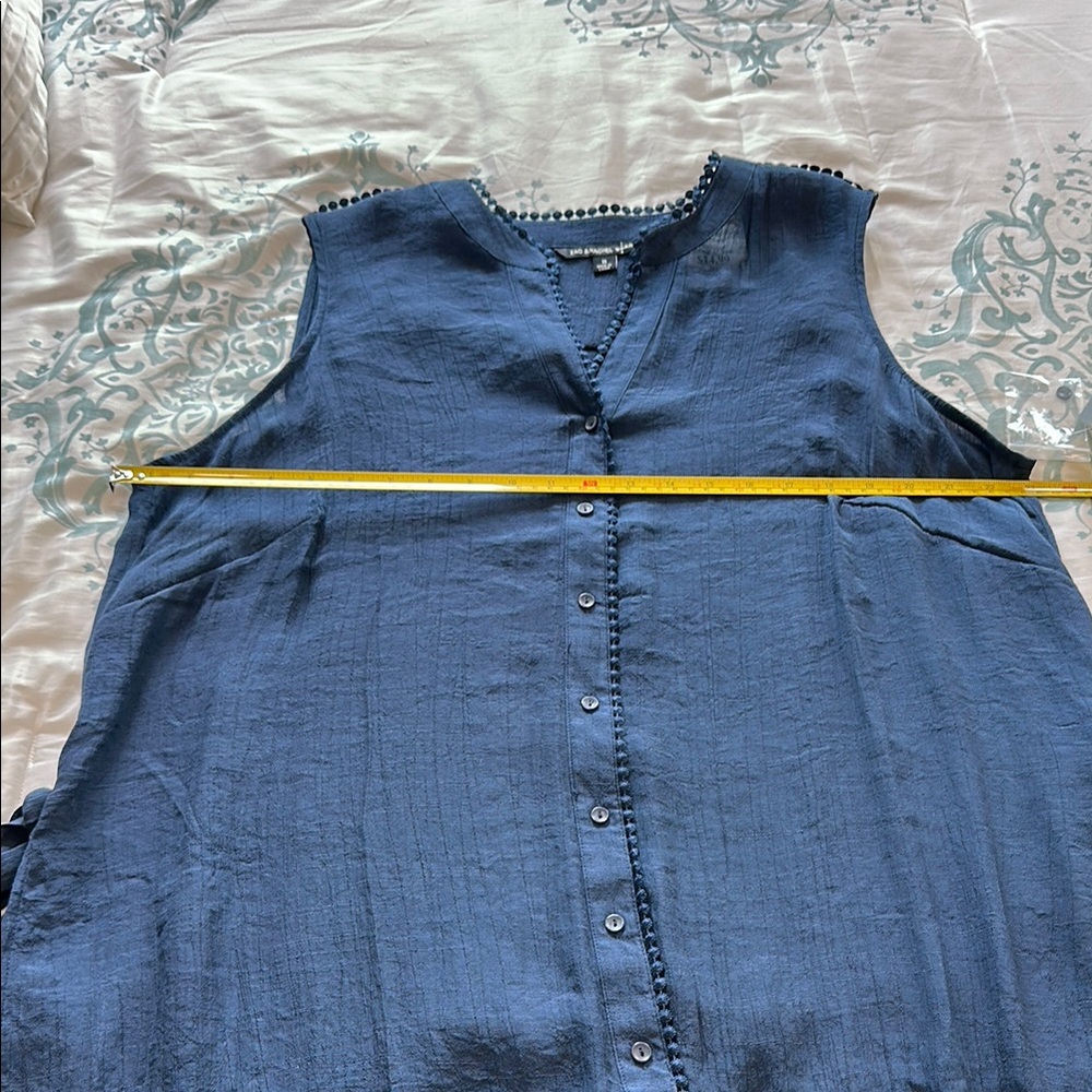 NWT- Sleeveless Navy Button-Down Tunic - Picture 12 of 14